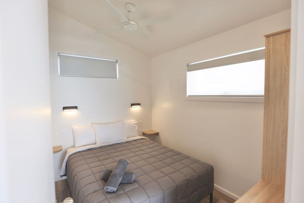 Sea Vu Caravan Park Superior Cabin 3