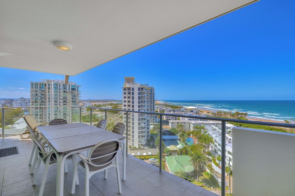Beach on Sixth 2 Bedroom Ocean View Superior High Floor Apartment 8