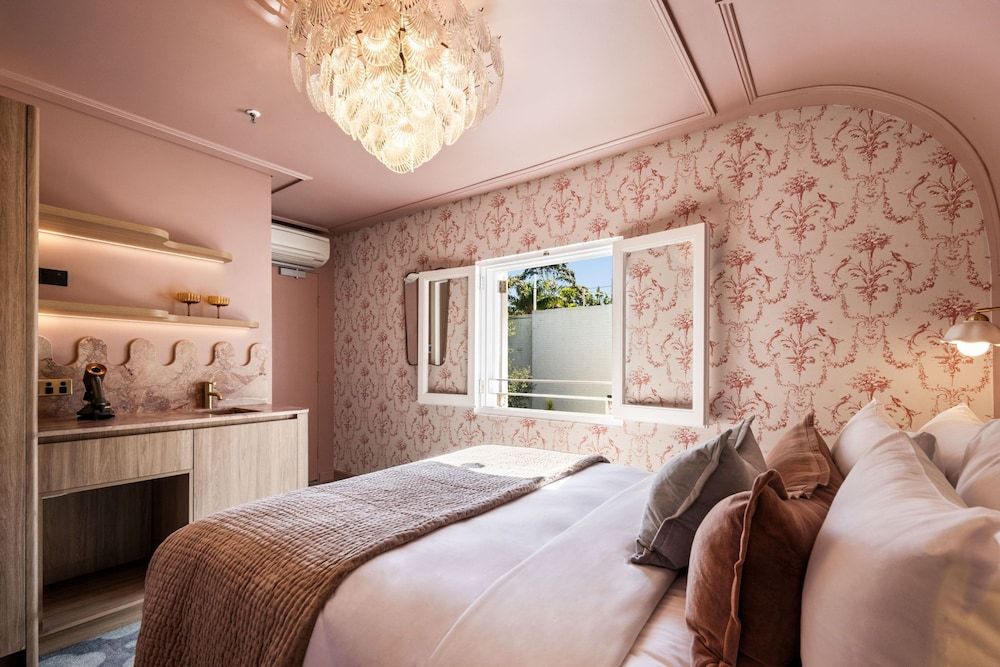 Medusa Boutique Hotel Deluxe Queen 8