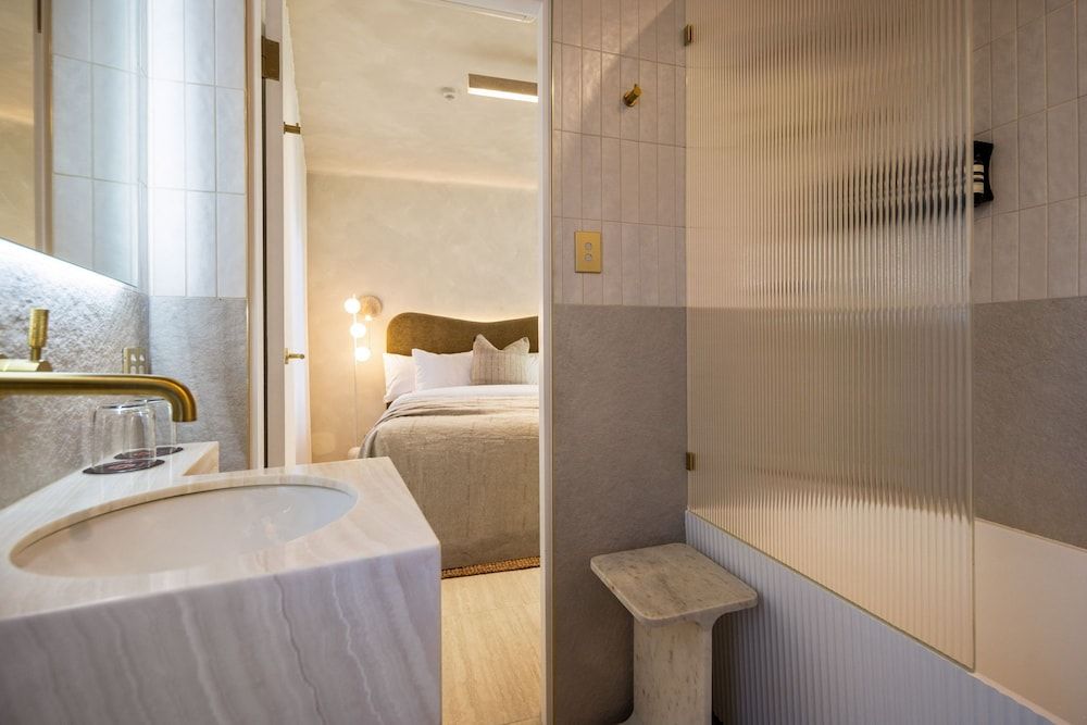 Medusa Boutique Hotel Deluxe Queen 19