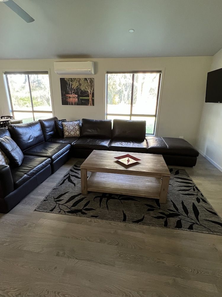 Greenways Holiday Units