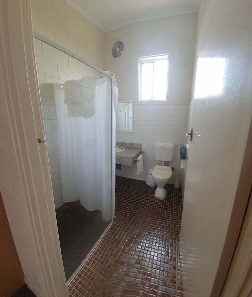 Ceduna East West Motel Standard Twin Room 8