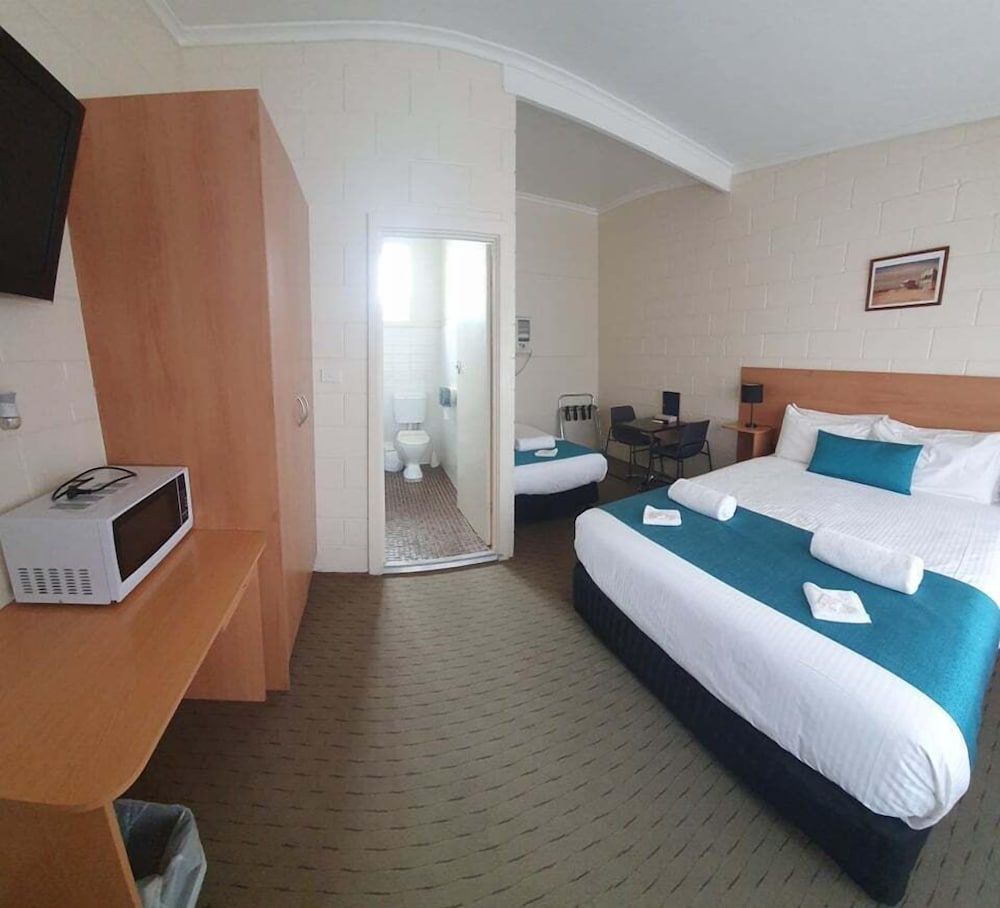 Ceduna East West Motel Standard Twin Room 5