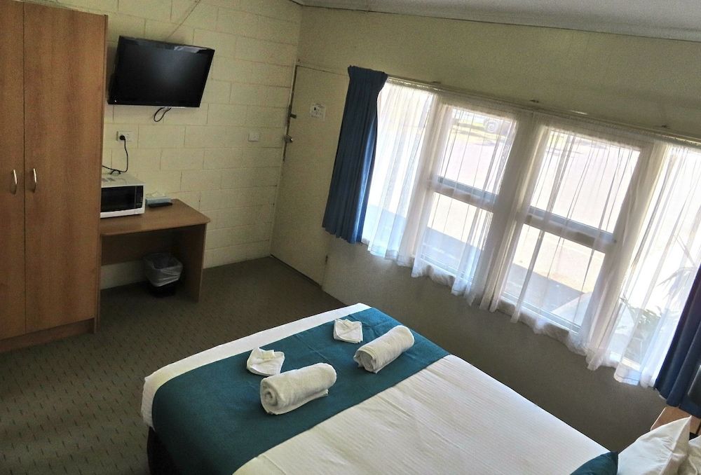 Ceduna East West Motel Standard Twin Room 2