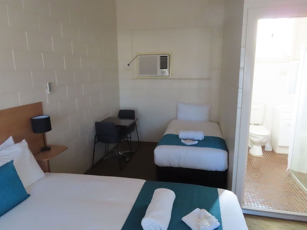 Ceduna East West Motel Standard Twin Room