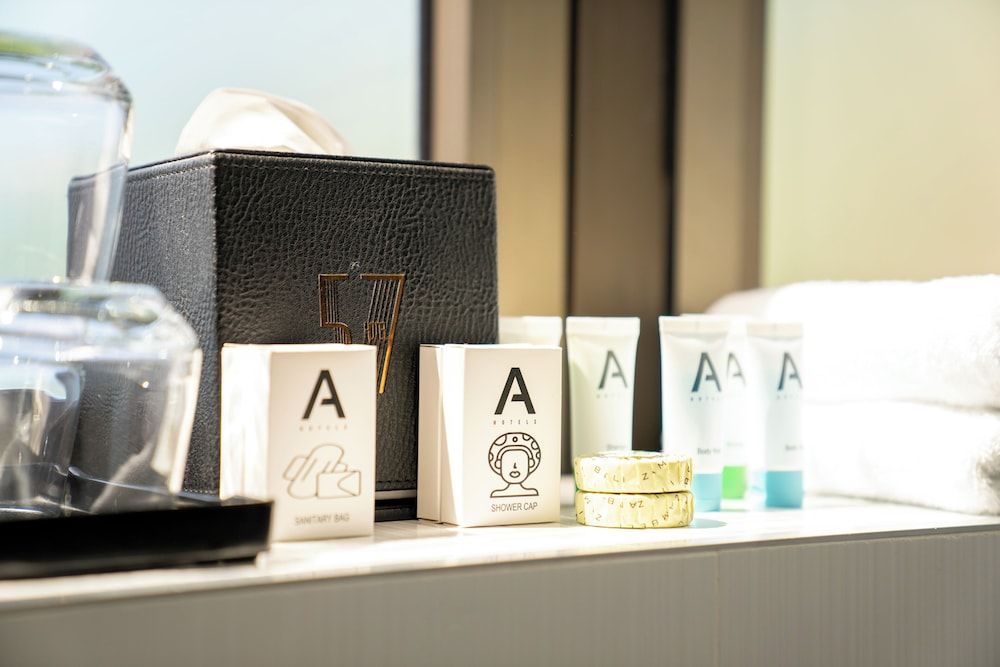 57 Hotel Dancing Queen 7