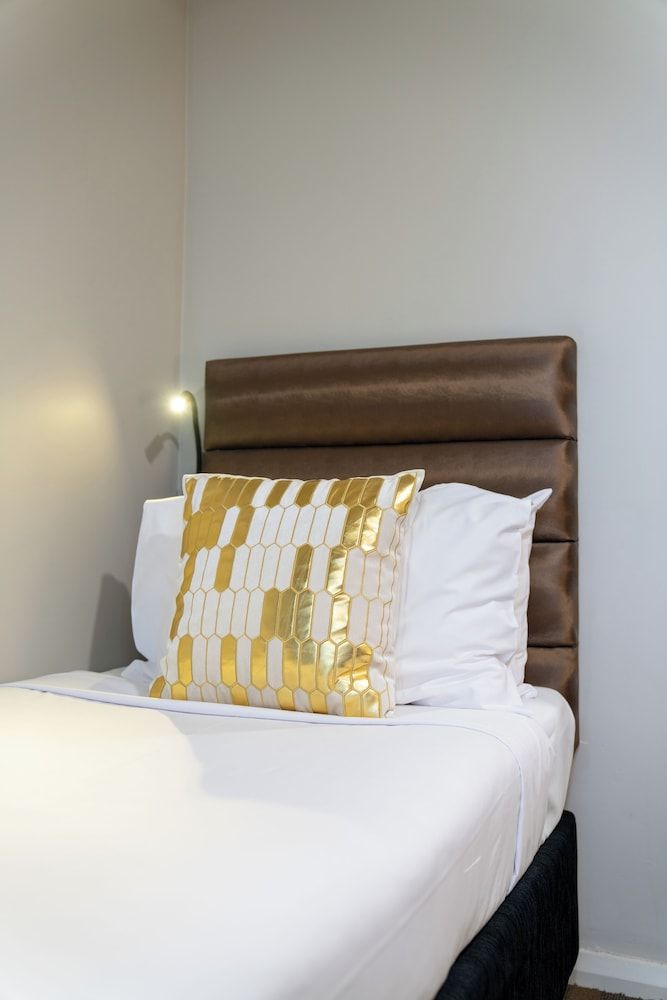 57 Hotel 57 Single 2