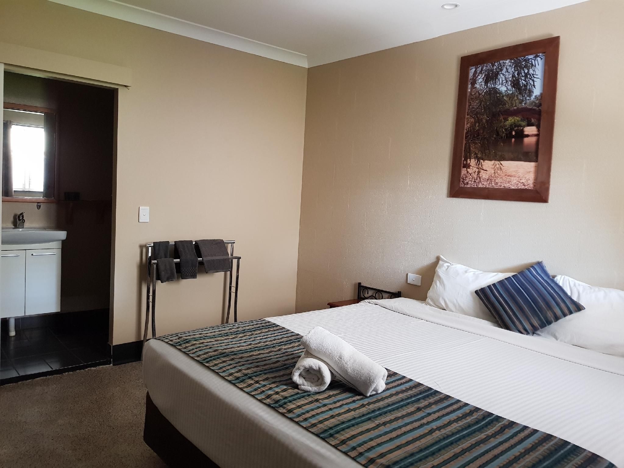 Beagle Hotel Superior King Room 2