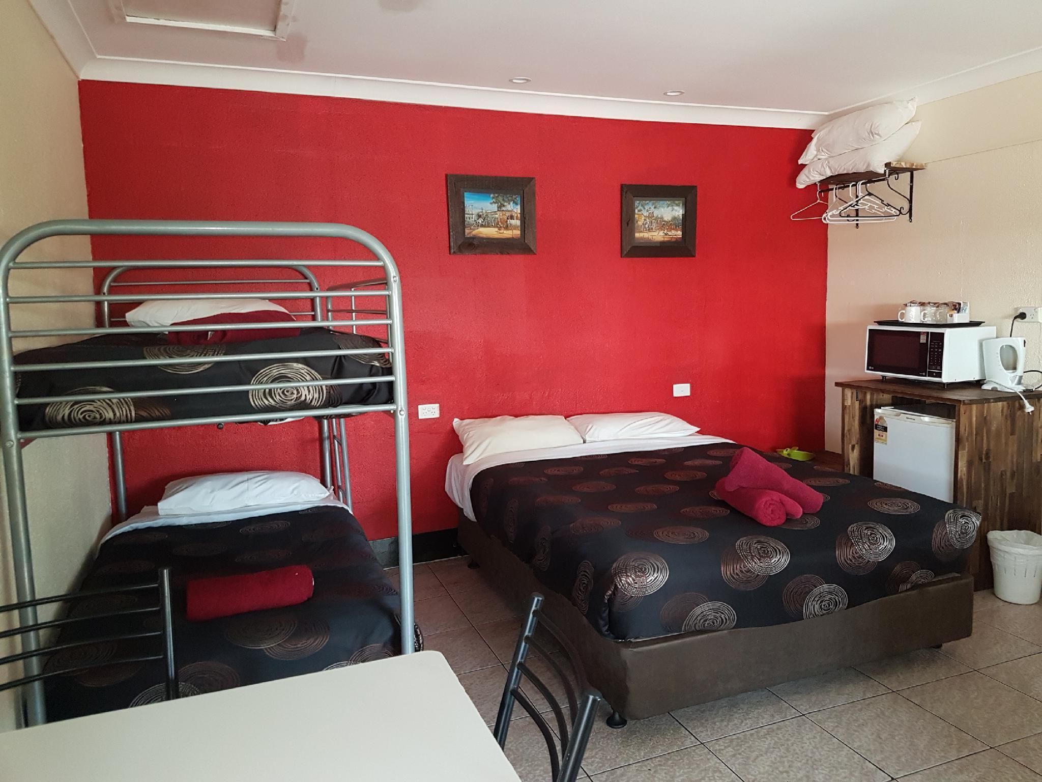 Beagle Hotel Family 1