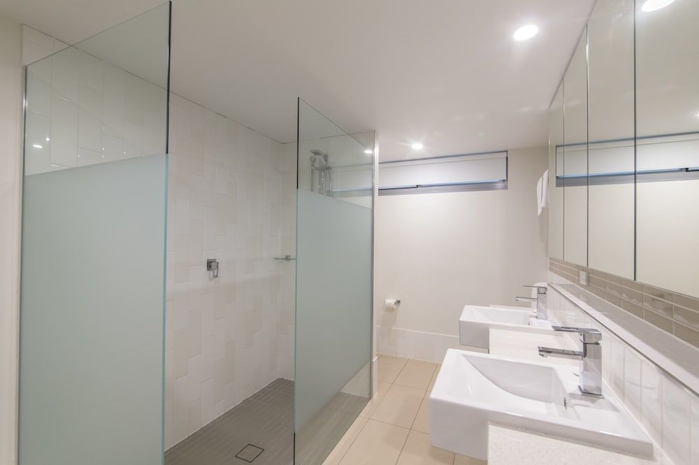 Salt Apartments Apartment, 1 Queen Bed, Partial Ocean View 4