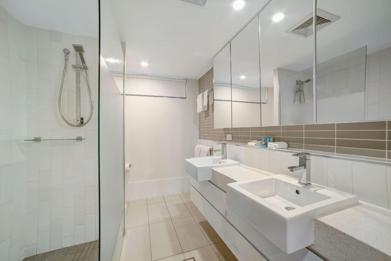 1 Bedroom Partial Ocean View