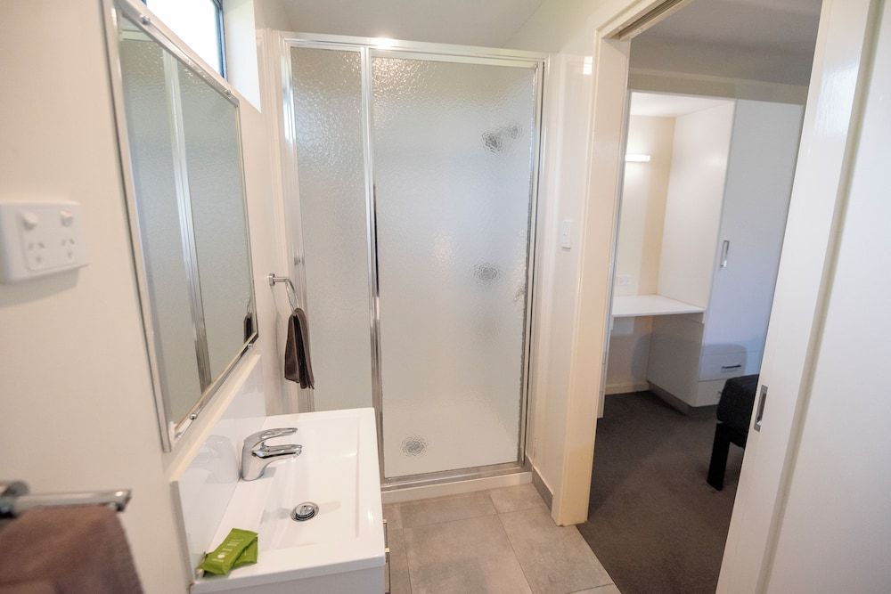 Margaret River Tourist Park Duplex, 2 Bedrooms 4