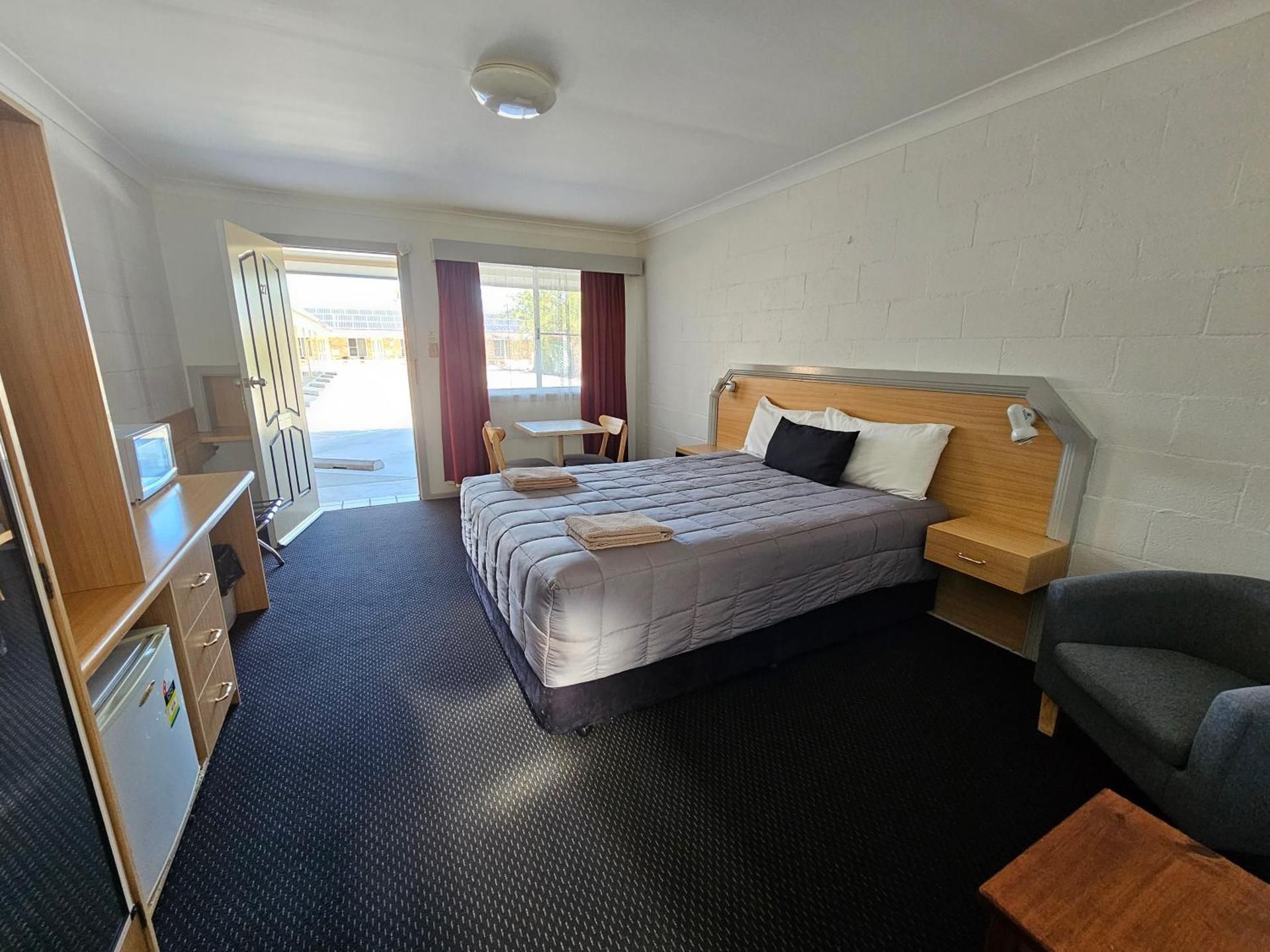 Standard Queen Room