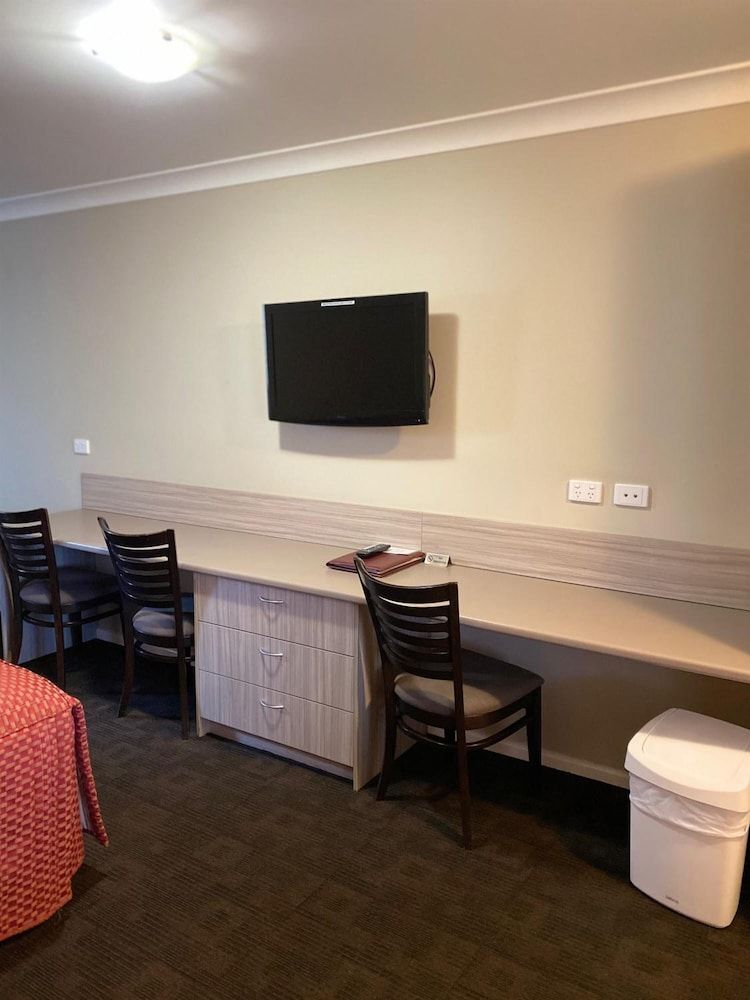 Bellview Motel Twin Room, Non Smoking (DELUX TRIPLE) 4