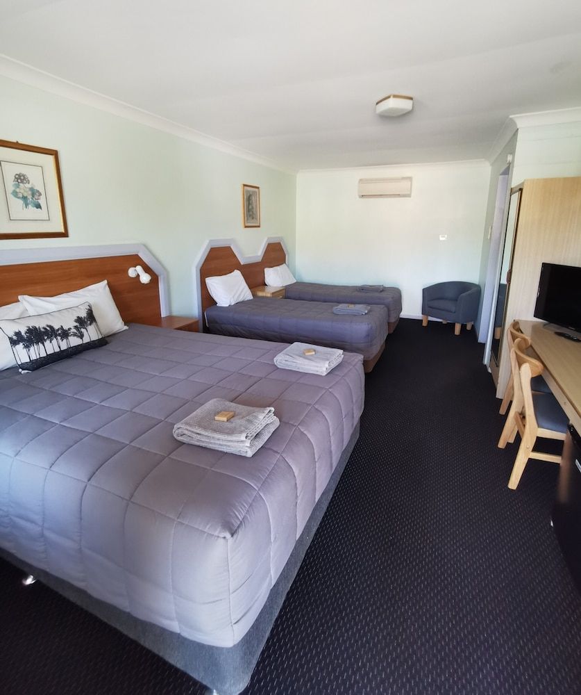 Bellview Motel Family Room