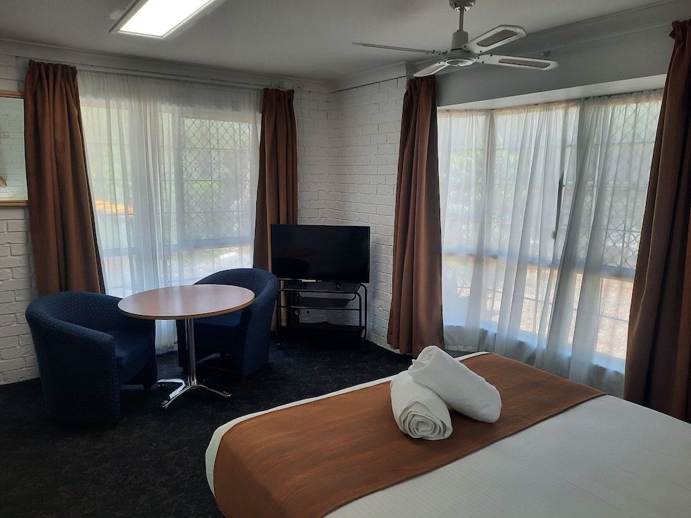Luxury Double Room, 1 Queen Bed, Refrigerator & Microwave, Pool View
