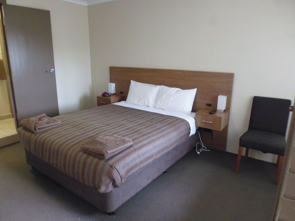 Seabrook Hotel Standard Room 4