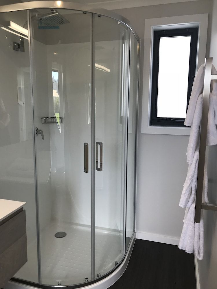 Seabrook Hotel Standard Apartment, 3 Bedrooms, Kitchen 7