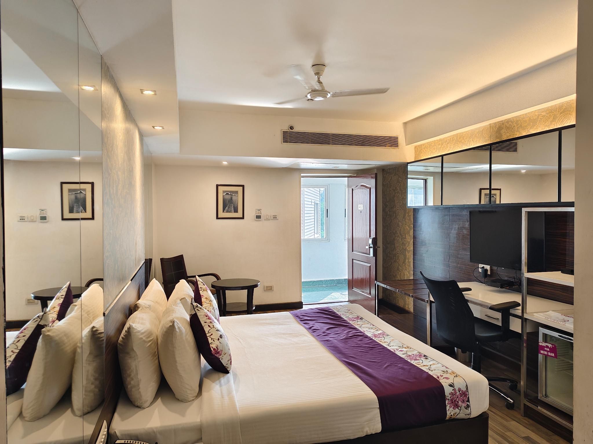 Suite Family Room