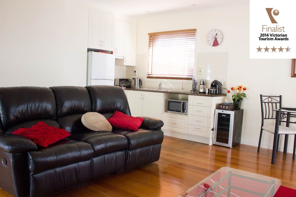Honeymoon Cottage, Non Smoking, Kitchen (Lakeside Cottage)