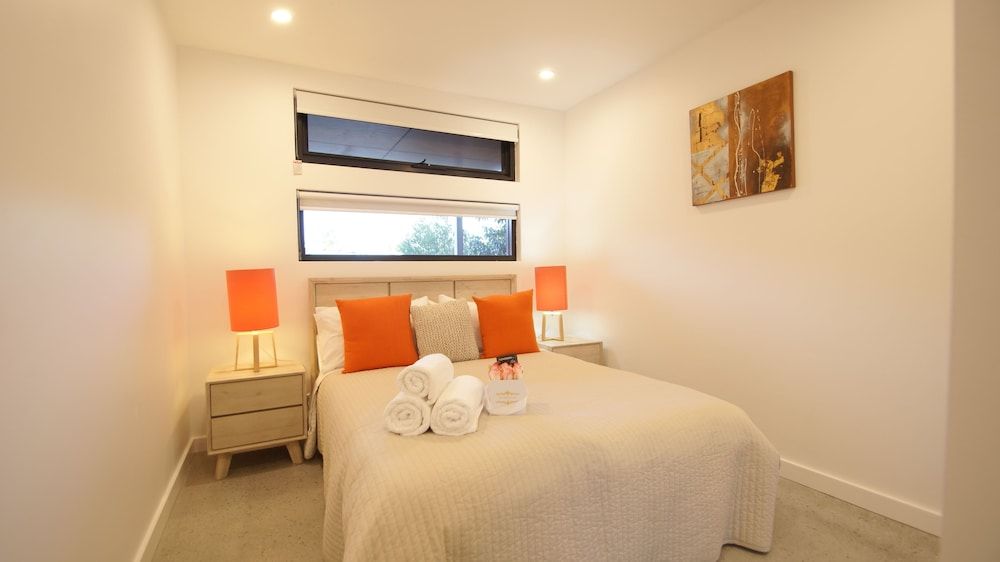 The Orange Ground Apartment