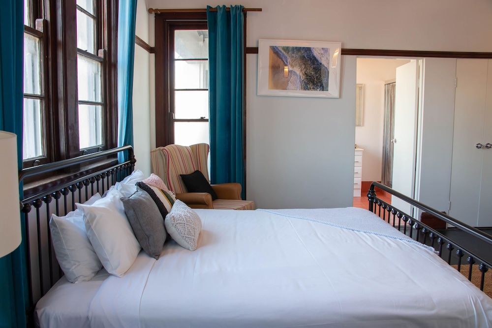 King Room with Ensuite Bathroom