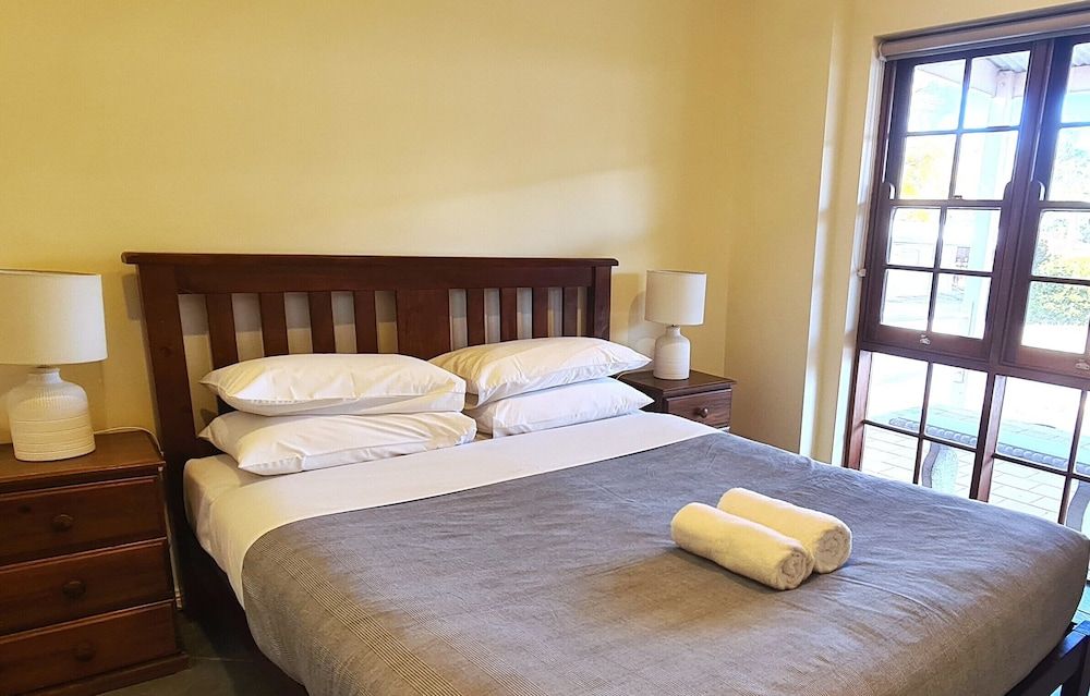 Bungaree Station Grooms Quarters & Harness Room (up to seven guests)