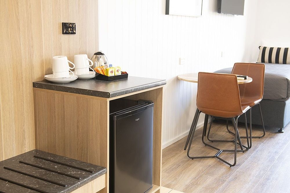 Southend Hotel Classic Quadruple Room 10