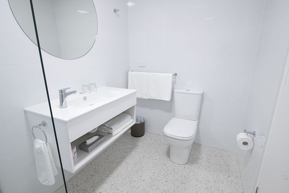 Southend Hotel Superior Triple Room 9