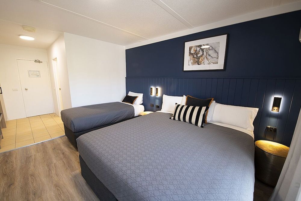 Southend Hotel Classic Triple Room 6