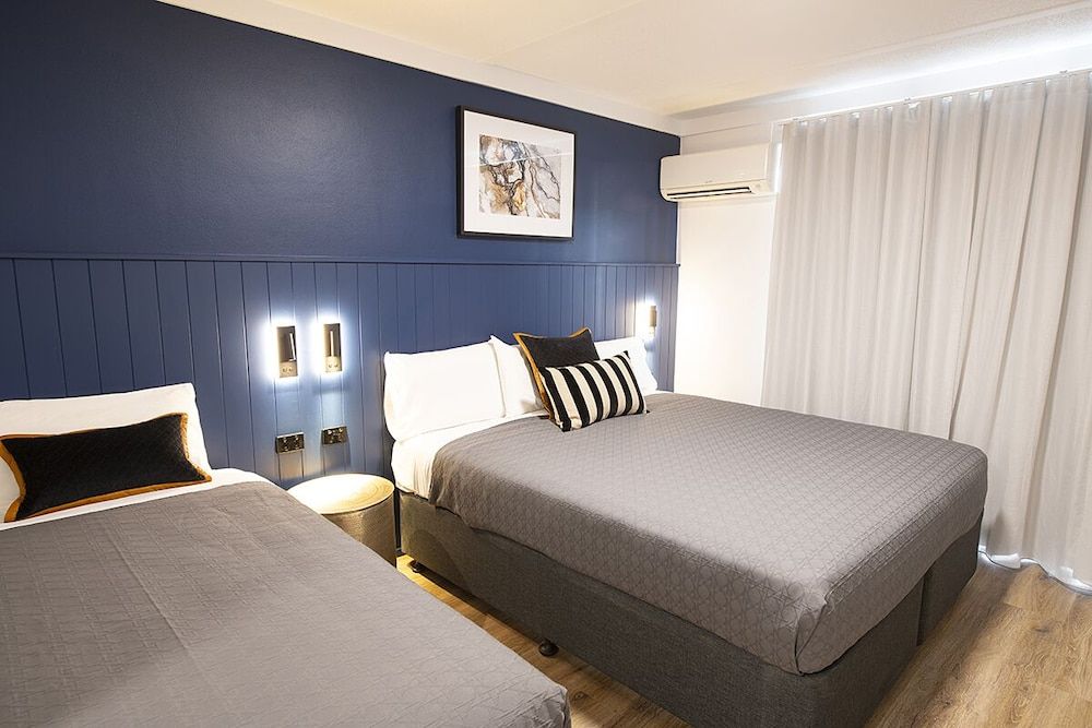 Southend Hotel Classic Triple Room 2