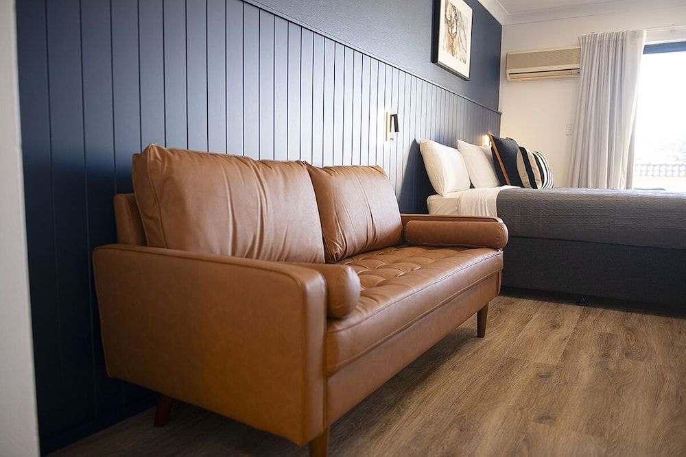 Southend Hotel Superior Triple Room 11