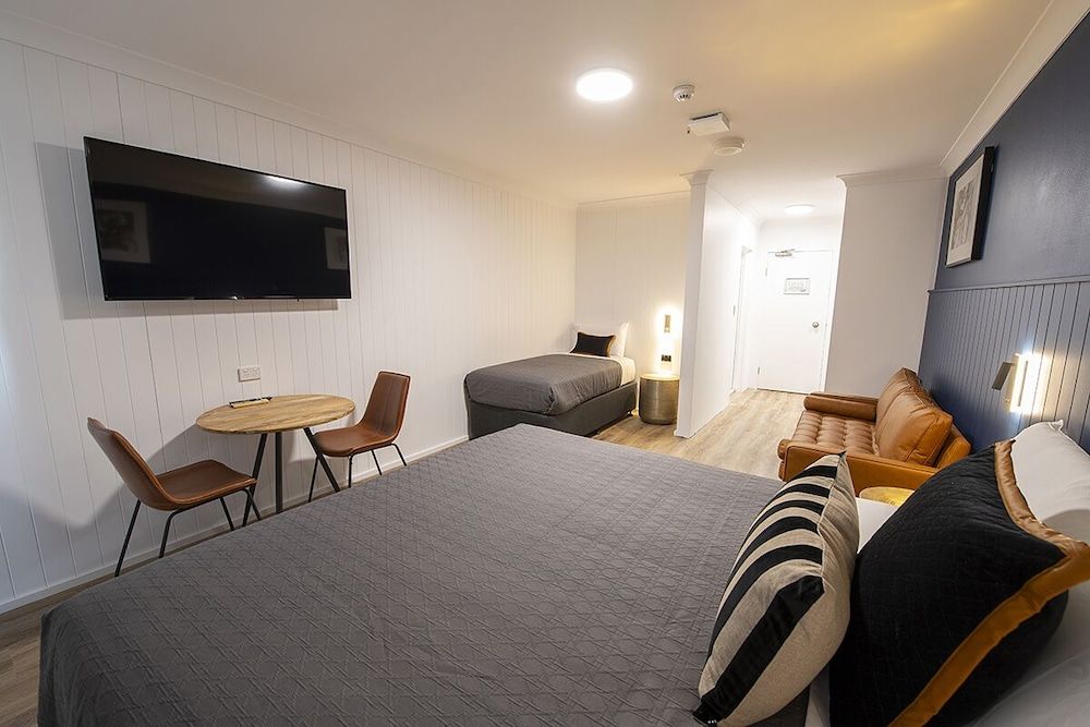 Southend Hotel Superior Triple Room 5