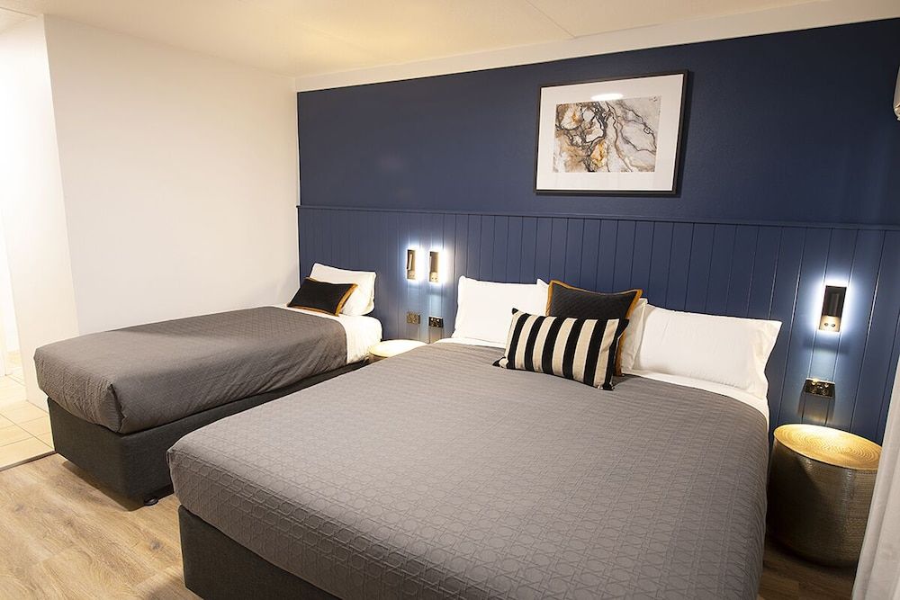 Southend Hotel Classic Triple Room 5