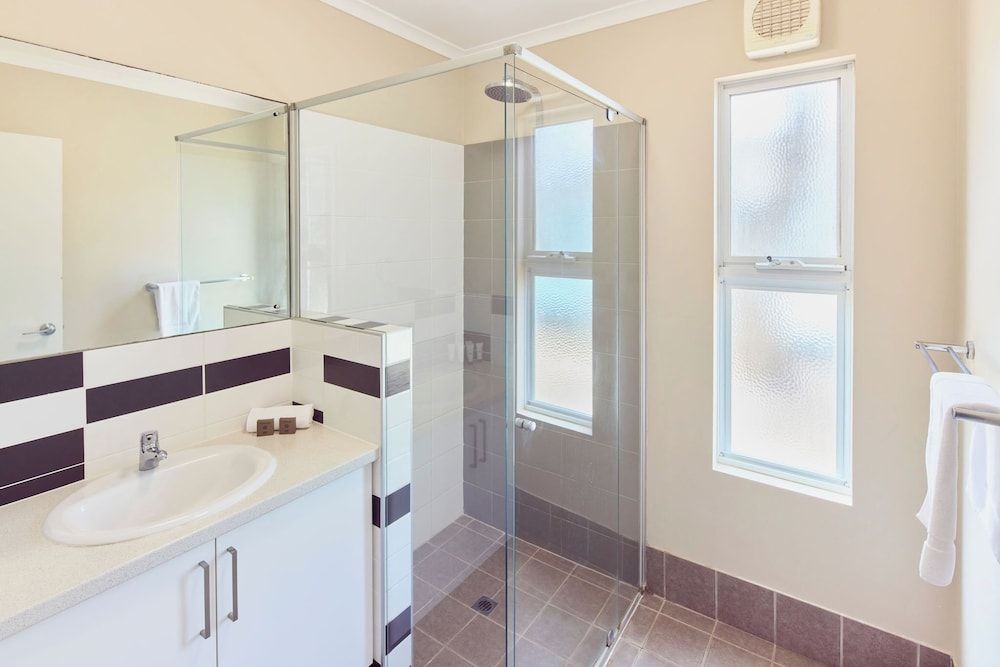 RAC Cervantes Holiday Park 3 Bedroom Villa 6