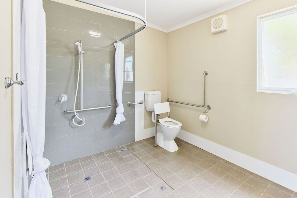 RAC Cervantes Holiday Park 2 Bedroom Villa - Disability Access 4