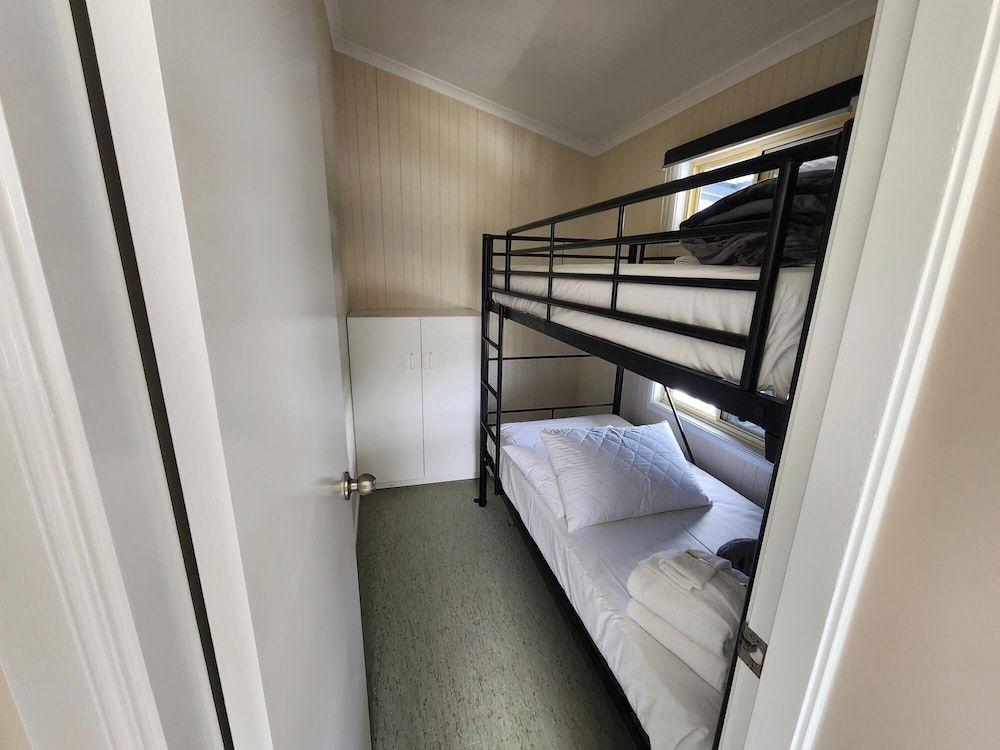 BIG4 Casino Holiday Park Standard 2 Bedroom Cabin 3