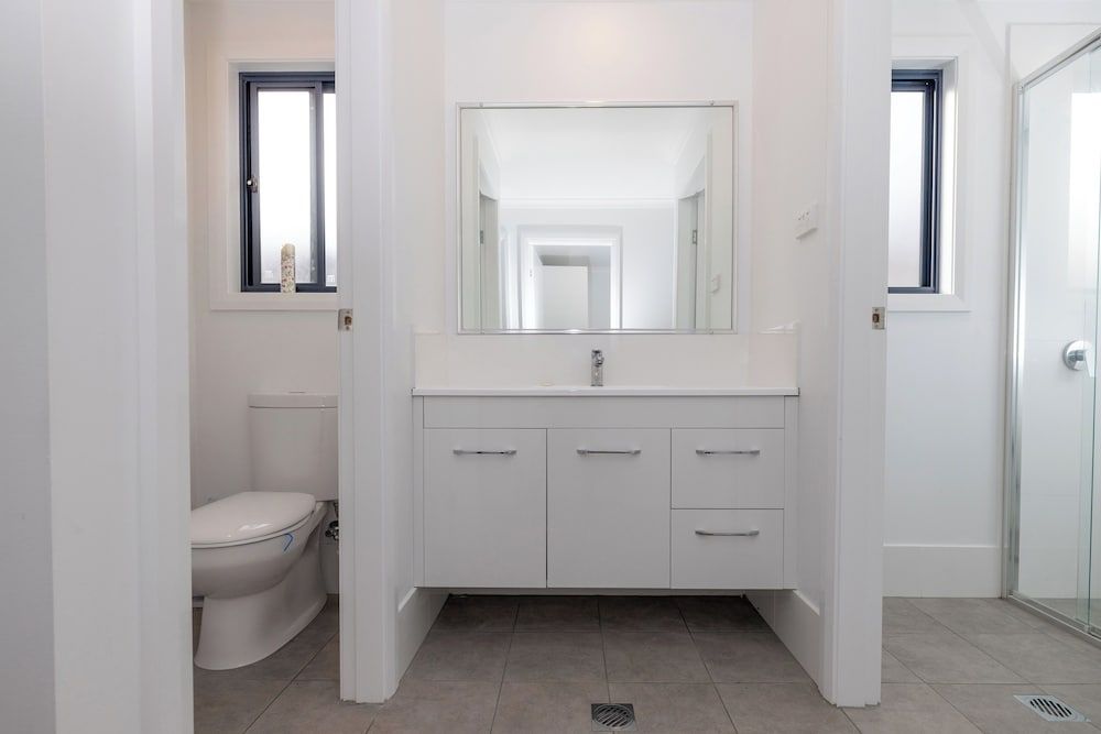 BIG4 Casino Holiday Park Deluxe 3 Bedroom Cabin 4