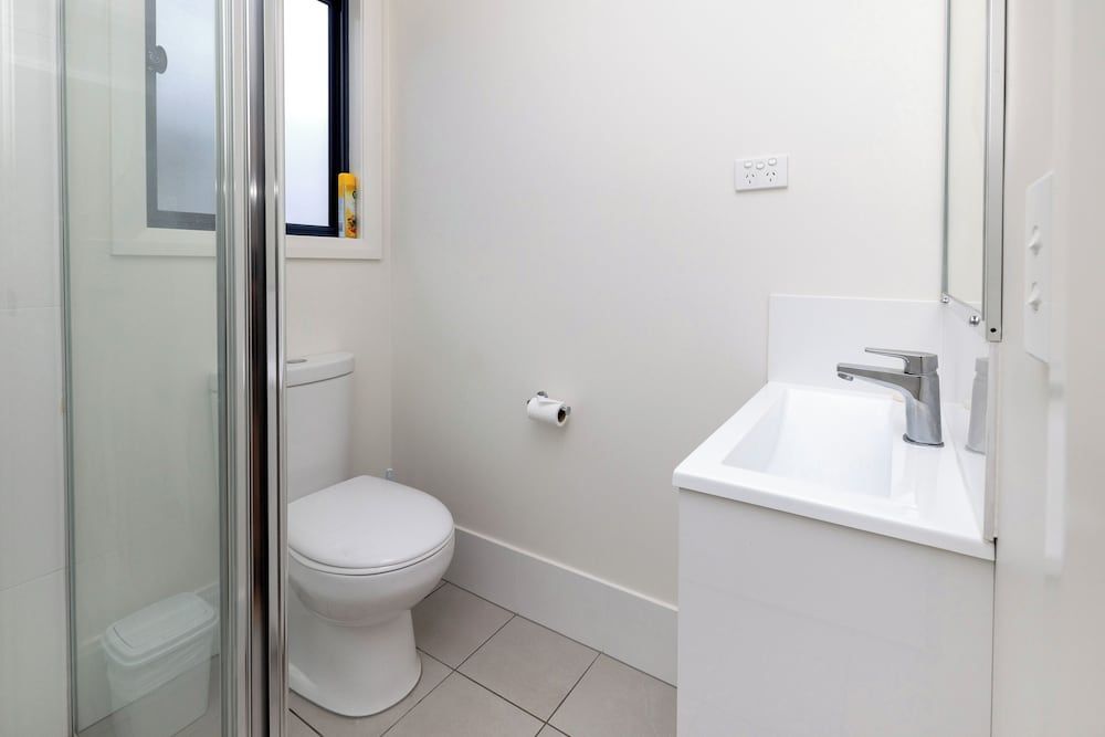 BIG4 Casino Holiday Park Superior 2 Bedroom Cabin - Queen Bed 4