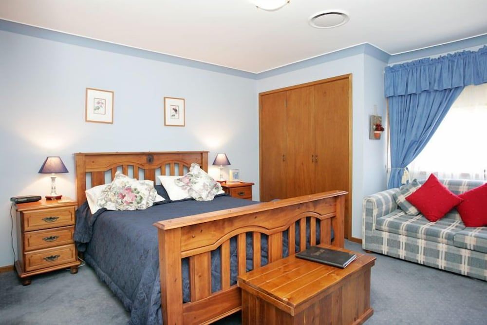 Queen Room (Adults Only)