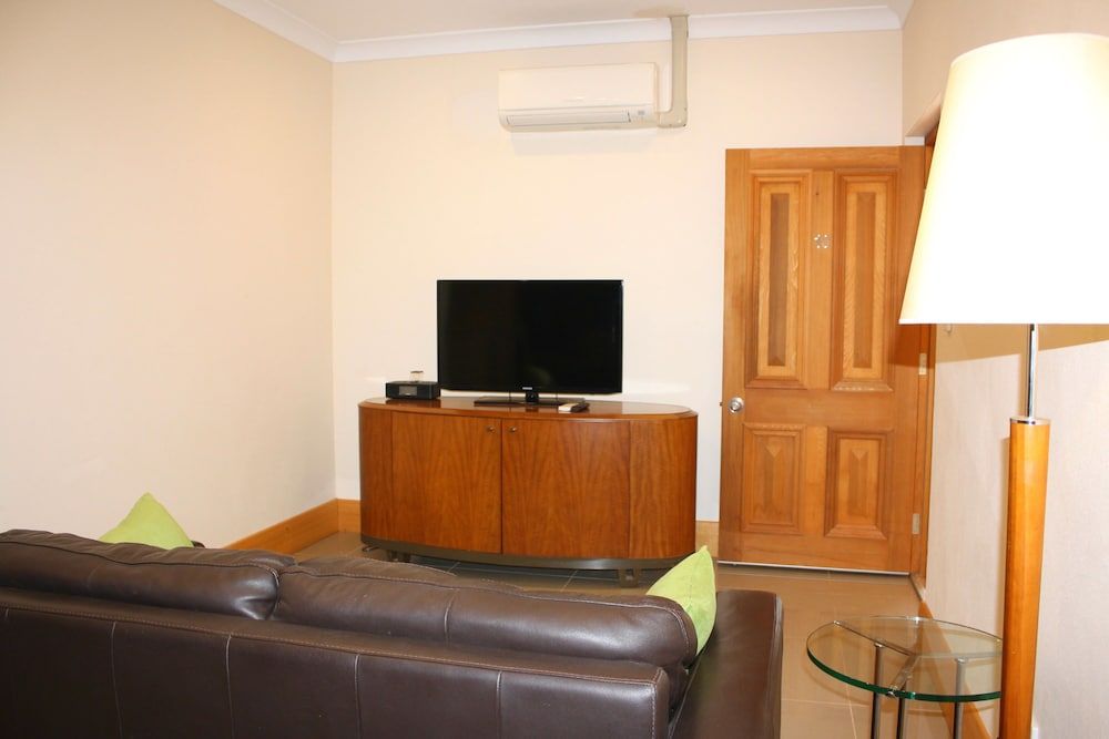 BIG4 Stuart Range Outback Resort Executive 2 Bedroom King Apartment 8
