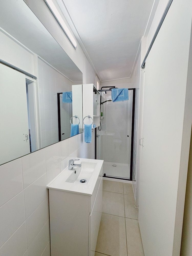 Seymour Motel Family Double Room, Non Smoking 7