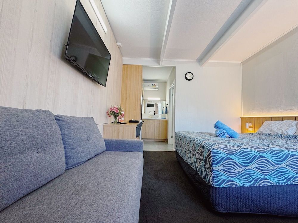 Seymour Motel Standard Triple Room, 1 Bedroom, Non Smoking (Double) 4