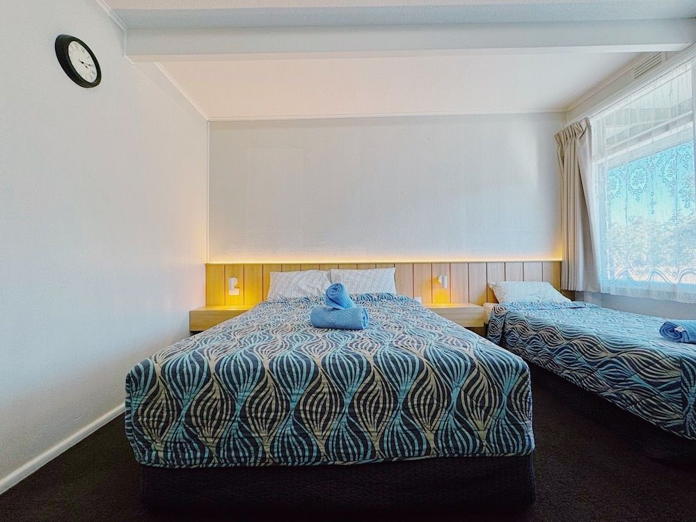 Seymour Motel Standard Triple Room, 1 Bedroom, Non Smoking (Double) 2