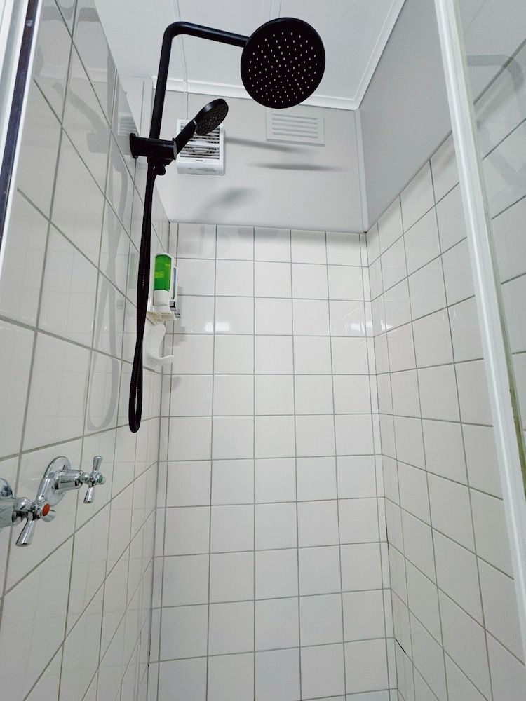 Seymour Motel Standard Triple Room, 1 Bedroom, Non Smoking (Double) 7