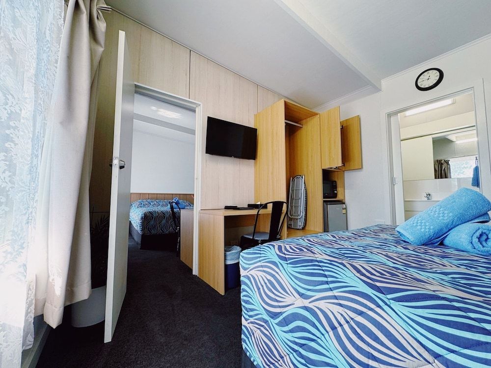 Seymour Motel Family Double Room, Non Smoking 2