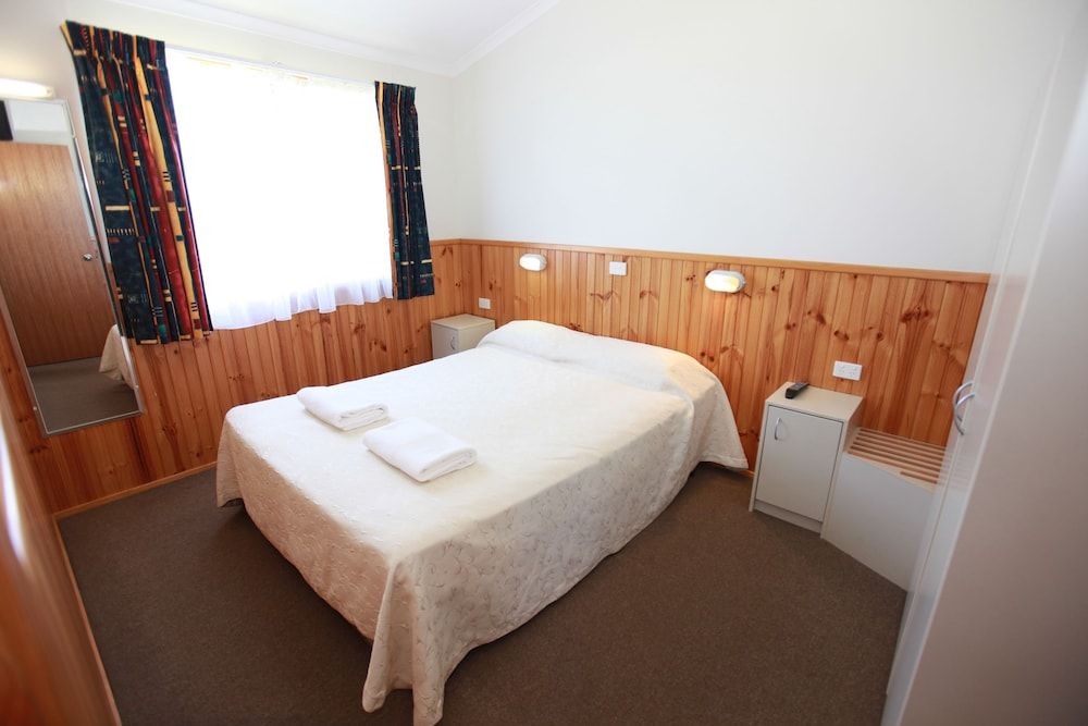 3 Bedroom Deluxe 6 Berth Cabin