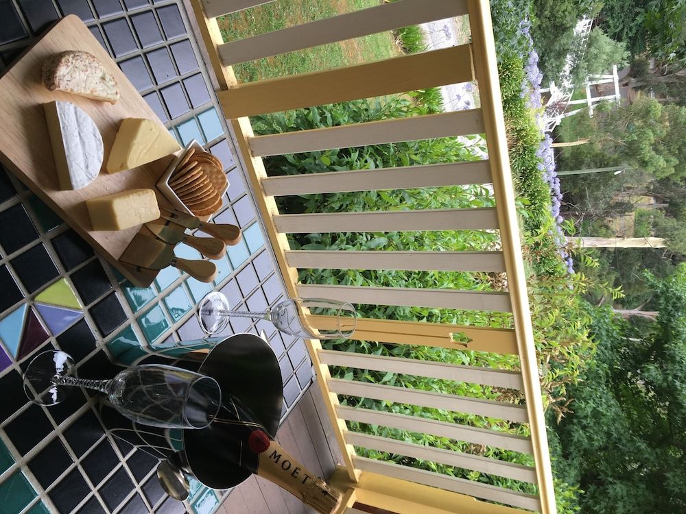 Charnwood Cottages Deluxe Studio, Non Smoking, Kitchen (Savannahs Cottage)