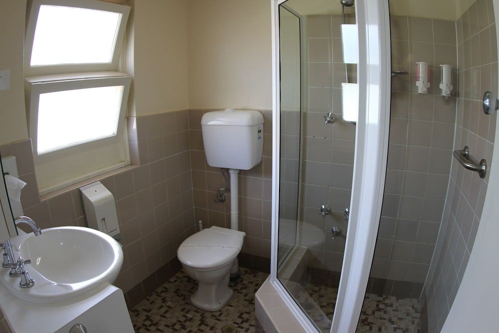 Townhouse Motel Family Room 2