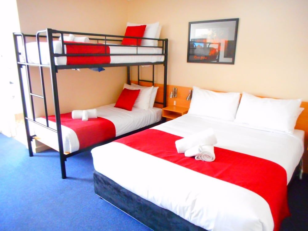 Townhouse Motel Family Room